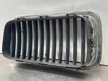 Load image into Gallery viewer, GRILL BMW 740i 750i 95 96 97 98 Right Upper - NW98258

