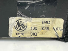 Load image into Gallery viewer, CD Changer Beetle Jetta Golf 96 97 98 99 00 01 02 03 04 - NW140145
