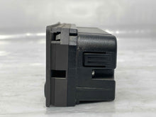 Load image into Gallery viewer, Info-Gps Screen  SAAB 9-5 2004 - NW105851
