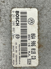 Load image into Gallery viewer, ECU ECM COMPUTER Volkswagen Beetle 1999 99 2.0L - NW62664
