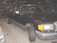 Load image into Gallery viewer, HEADLIGHT WIPER MOTOR Mercedes 420SEL 1986 86 - 32030
