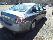 Load image into Gallery viewer, RADIATOR Nissan Altima Maxima 2007 07 2008 08 2009 09 2010 10 11 12 13 Auto - MRK348457
