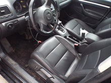 Load image into Gallery viewer, RADIATOR Jetta Rabbit 2005 05 2006 06 2007 07 08 09 10 - MRK376282
