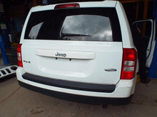 Load image into Gallery viewer, RADIO 200 CHALLENGER COMPASS PATRIOT 2013 13 14 15 16 17 - MRK381166
