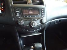 Load image into Gallery viewer, REAR HUB WITH SPINDLE Honda Accord 03 04 05 06 07 Right - MRK395166
