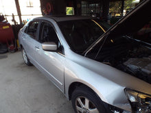 Load image into Gallery viewer, REAR HUB WITH SPINDLE Honda Accord 03 04 05 06 07 Right - MRK395166
