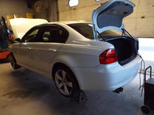 Load image into Gallery viewer, STRUT BMW 330xi 325xi 2006 06 Right - MRK421480
