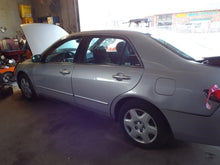 Load image into Gallery viewer, SPEEDOMETER CLUSTER Honda Accord 03 04 05 06 07 - MRK453731
