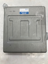 Load image into Gallery viewer, Temperature Control Computer Jaguar XK8 2000 00 2001 01 2002 02 2003 03 04 05 06 - NW33286
