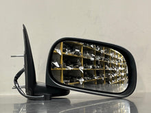 Load image into Gallery viewer, SIDE VIEW DOOR MIRROR Dodge Durango 04 05 06 07 08 09 Right - NW50816
