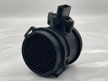 Load image into Gallery viewer, Mass Air Flow Sensor Meter MAF Crossfire 230 SLK C230 C240 C280 C32 98-08 - NW5311
