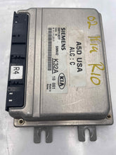 Load image into Gallery viewer, ECU ECM COMPUTER KIA RIO 2000 00 2001 01 2002 02 - NW60769
