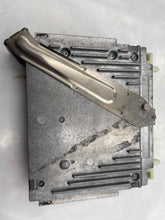 Load image into Gallery viewer, ECU ECM COMPUTER Volvo 850 1993 93 1994 94 95 Non Turbo - NW62968
