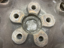 Load image into Gallery viewer, WHEEL Jaguar Xj8 98 99 16" Alloy 10 Triangle Slots - NW199531
