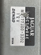Load image into Gallery viewer, CLIMATE CONTROL COMPUTER JAGUAR XJ8 1998 99 00 01 02 03 - NW33203
