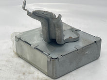 Load image into Gallery viewer, Transfer case computer Sequoia 2001 01 2002 02 - NW38438
