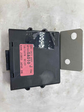 Load image into Gallery viewer, CRUISE CONTROL COMPUTER Forester 2003 03 04 05 06 2006 - NW37631

