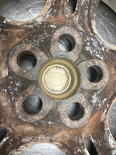 Load image into Gallery viewer, WHEEL RIM Range Rover 1998 98 1999 99 16x8 ALLOY 16x8, 5 lug - NW200950
