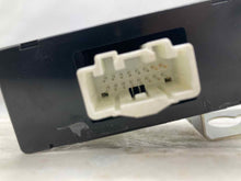 Load image into Gallery viewer, TRANSFER CASE CONTROL MODULE COMPUTER Mazda Cx-7 07 08 09 - NW34022

