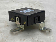 Load image into Gallery viewer, TRANSFER CASE CONTROL MODULE COMPUTER Mazda Cx-7 07 08 09 - NW34022
