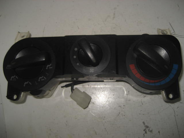 Temp Climate AC Heater Control Mitsubishi Galant 1994 94 1995 95 96 97 Manual - 3702