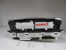 Load image into Gallery viewer, SPEEDOMETER CLUSTER Land Rover Discovery 96 97 98 99 - 372067
