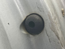 Load image into Gallery viewer, WHEEL RIM Range Rover 1998 98 1999 99 16x8 ALLOY 16x8, 5 lug - NW200949
