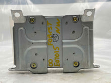 Load image into Gallery viewer, AIR BAG COMPUTER Forester 1999 99 2000 00 - NW37626
