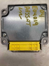 Load image into Gallery viewer, AIR BAG COMPUTER VW Passat 2002 02 2003 03 04 05 - NW38777
