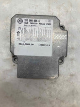 Load image into Gallery viewer, AIR BAG COMPUTER VW Passat 2002 02 2003 03 04 05 - NW38777
