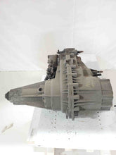Load image into Gallery viewer, TRANSFER CASE Lincoln Navigator 2005 05 - NW176577
