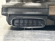 Load image into Gallery viewer, THROTTLE BODY Forester Impreza 9-2X Legacy 2005 05 - NW178527
