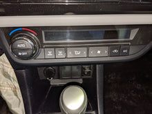Load image into Gallery viewer, TEMPERATURE CONTROLS Toyota Corolla 2014 14 2015 15 2016 16 - NW101461

