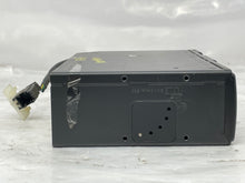 Load image into Gallery viewer, CD CHANGER Range Rover Discovery 99 00 01 02 03 04 - NW139400
