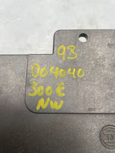 Load image into Gallery viewer, ECU ECM COMPUTER MERCEDES 300E 300TE 1990 90 91 92 93 - NW530297
