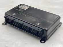 Load image into Gallery viewer, ABS COMPUTER Land Rover Discovery 99 00 01 02 - NW36947
