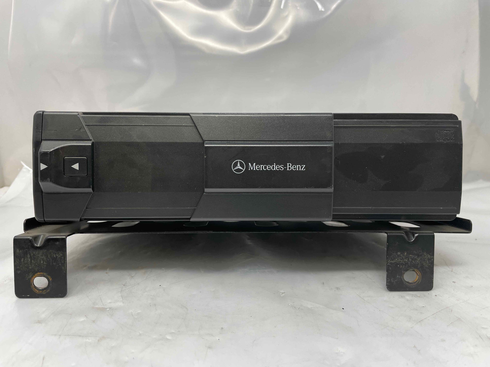 CD CHANGER C230 C280 C43 E300D E320 94 95 96 97 98 99 - NW139076