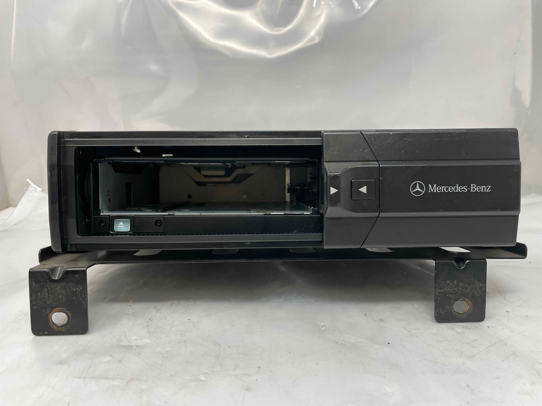 CD CHANGER C230 C280 C43 E300D E320 94 95 96 97 98 99 - NW139076