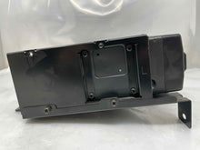 Load image into Gallery viewer, CD CHANGER C230 C280 C43 E300D E320 94 95 96 97 98 99 - NW139076

