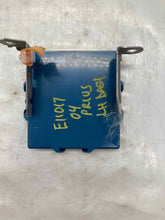 Load image into Gallery viewer, COMPUTER SUPPLY CONTROL MODULE COMPUTER Toyota Prius 2004 04 - NW38230
