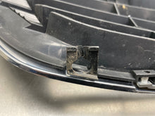 Load image into Gallery viewer, GRILL Mazda MPV 2000 00 2001 01 - NW98489
