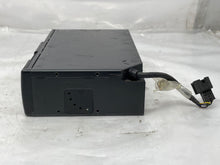 Load image into Gallery viewer, CD CHANGER Range Rover Discovery 99 00 01 02 03 04 - NW139333
