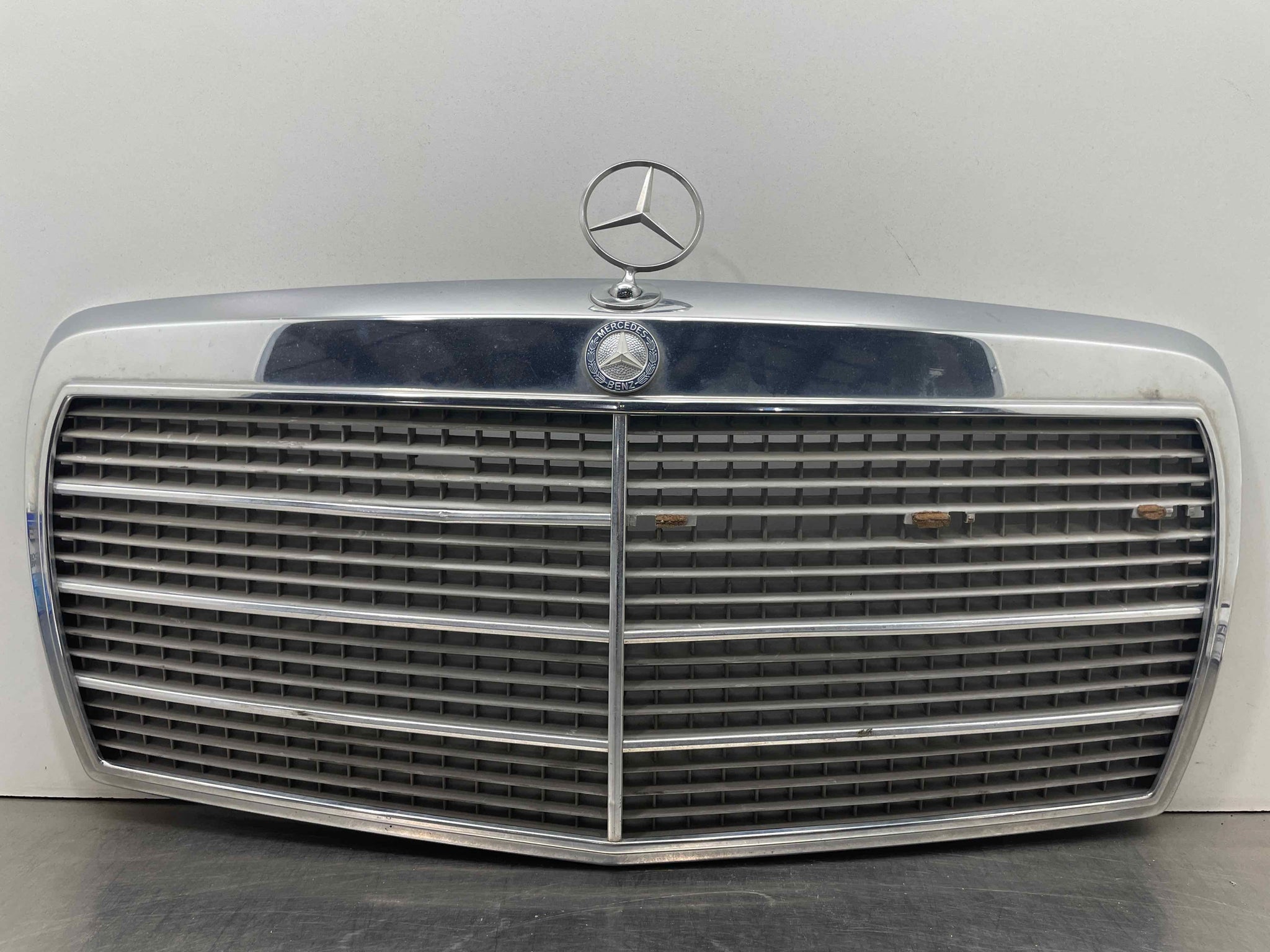 GRILL Mercedes 300D 300E 420 560SEL 86 87 88 89 90 91 - NW98573