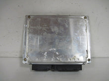 Load image into Gallery viewer, ECU ECM COMPUTER Passat 2003 03 6 cyl - 451306

