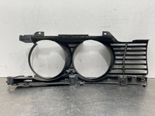 Load image into Gallery viewer, GRILLE BMW 535i M5 525i 1989 89 1990 90 1991 91 92 93 94 Left - NW98170
