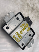 Load image into Gallery viewer, TRANSFER CASE CONTROL COMPUTER ML320 ML430 98 99 - 05 - NW35236
