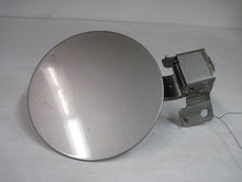 Load image into Gallery viewer, FUEL FILLER DOOR Saab 9-5 2001 01 - 471468
