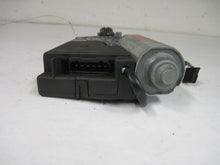 Load image into Gallery viewer, SUNROOF MOTOR Volvo S80 1999 99 - 482079
