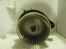 Load image into Gallery viewer, HEATER BLOWER MOTOR Hyundai Excel 1986 86 87 88 89 - 50378

