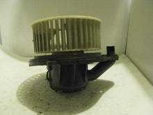 Load image into Gallery viewer, HEATER BLOWER MOTOR Hyundai Excel 1986 86 87 88 89 - 50378
